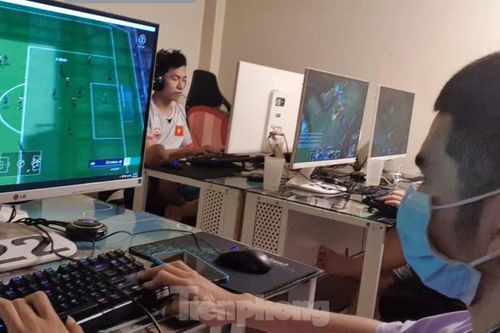 Nhiều quán game vẫn sôi động sau lệnh cấm của Chủ tịch Hà Nội