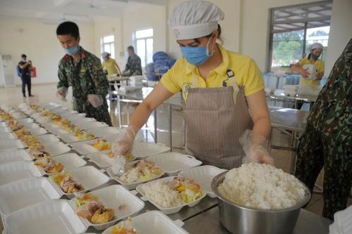Hà Nội: Nếu ăn theo nhu cầu riêng, người đang cách ly Covid-19 phải trả tiền