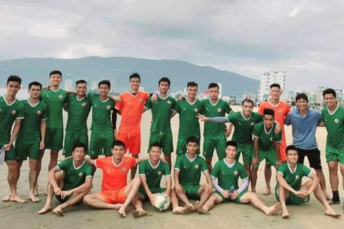 Cầu thủ Việt Nam đầu tiên cách ly vì COVID-19