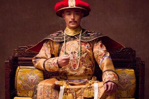 Mối tình đồng tính ít người biết của hoàng đế Càn Long, danh tính 'sủng nam' thật sự gây bất ngờ