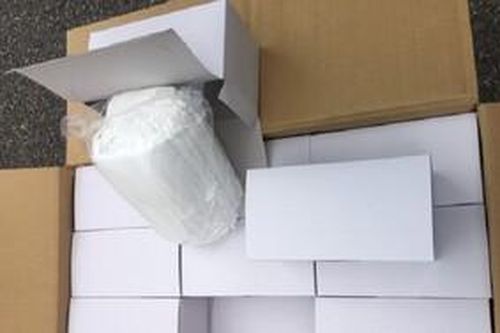 Tạm giữ 20.000 khẩu trang không nhãn mác