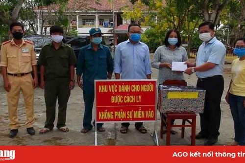 Thăm các đơn vị làm nhiệm vụ phòng, chống dịch bệnh Covid-19 trên tuyến biên giới
