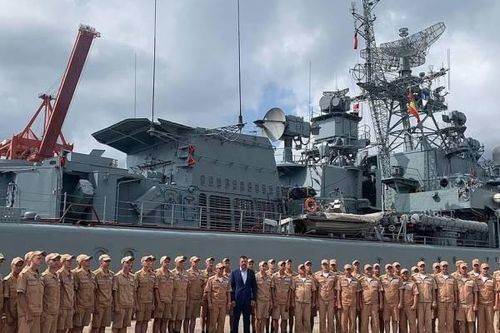 Khu trục hạm Nga đang theo dõi chặt các tàu chiến NATO ở Biển Đen