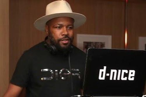 Vì dịch, Michelle Obama, Rihanna tham gia bữa tiệc online dài 10 tiếng