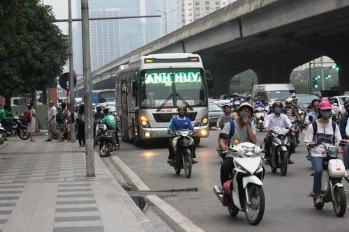 Xây dựng điểm dừng đỗ xe khách: Tránh nguy cơ biến thành bến cóc