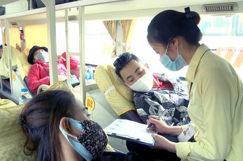 Khai báo y tế tại các bến xe: Ngăn chặn lây lan của dịch Covid-19
