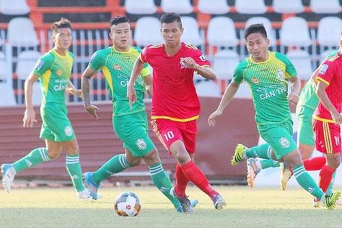 Văn Hậu không được 'giải cứu' sớm khỏi Heerenveen