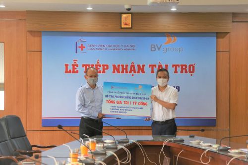 Tài trợ thiết bị y tế trị giá hơn 1 tỷ đồng cho BV Đại học Y Hà Nội