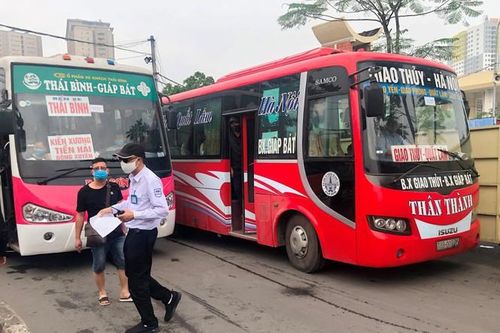 Nhà xe 'bất lực' khi khai báo y tế điện tử: Sở GTVT Hà Nội nói gì?