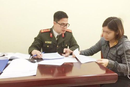 Triệu tập 2 phụ nữ tung tin họp cùng Chủ tịch Hà Nội, 'vỡ trận' Covid-19