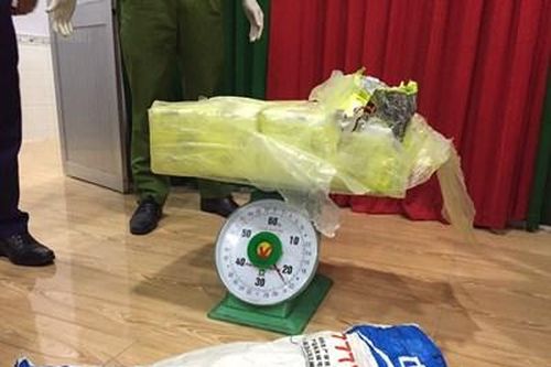 Ngư dân Phú Quốc phát hiện, vớt được bao tải chứa 20kg nghi là chất ma túy