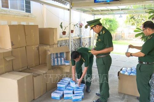 Ngăn chặn hàng loạt vụ thẩm lậu khẩu trang qua biên giới Campuchia