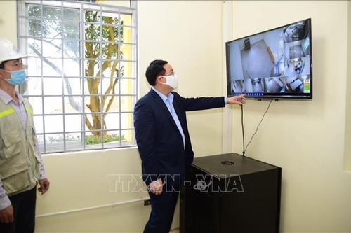 Bí thư Thành ủy Hà Nội Vương Đình Huệ kiểm tra Bệnh viện dã chiến Mê Linh