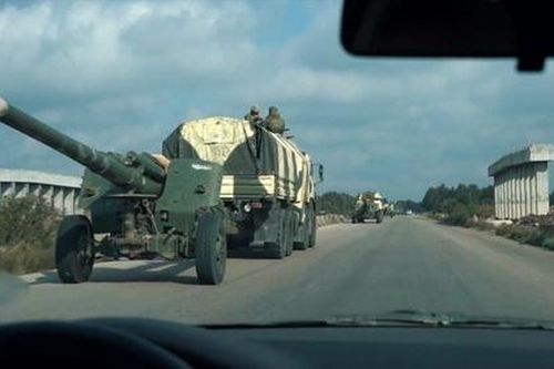 Quân đội Syria kéo pháo hạng nặng vào Idlib