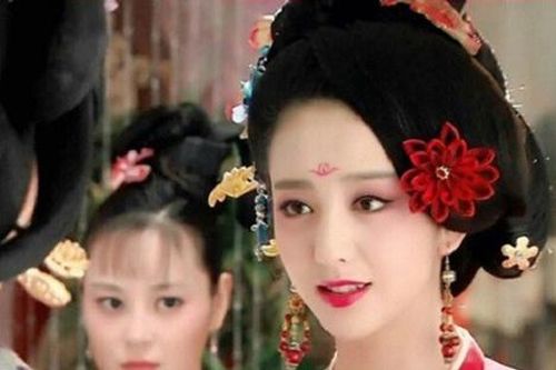 Ngỡ là cao tay nhưng cách đánh ghen của hoàng hậu này lại khiến bà mất mạng, chị em nhớ rút kinh nghiệm