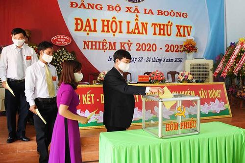 Bí thư Tỉnh ủy Gia Lai Dương Văn Trang dự Đại hội Đảng bộ xã Ia Boòng