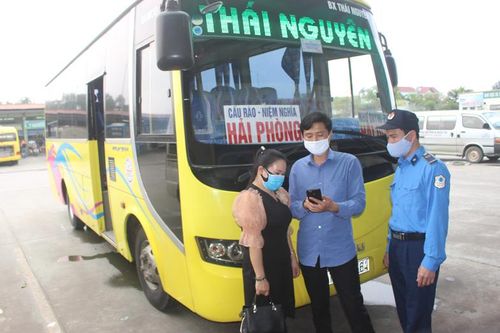 Chủ động thực hiện khai báo y tế điện tử bắt buộc đối với hành khách