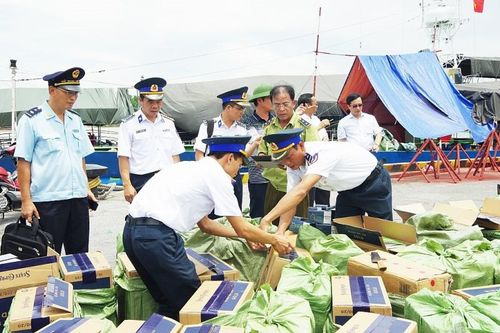 Một số yếu tố cơ bản tác động đến đấu tranh phòng, chống buôn lậu của lực lượng hải quan Việt Nam