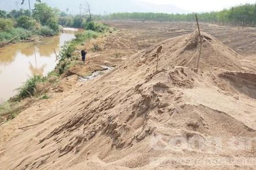 Địa bàn biên giới nhưng liên tiếp xảy ra khai cát trái phép