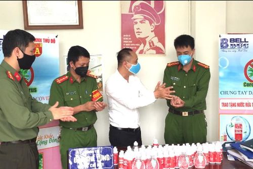Trân quý những 'tấm lòng vàng' trong mùa dịch Covid-19
