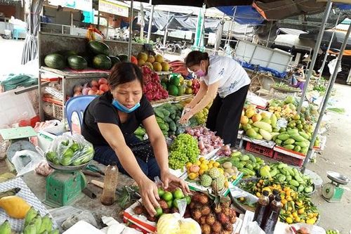 Nguy cơ lây lan dịch Covid-19 từ chợ dân sinh: Nhiều người vẫn chủ quan