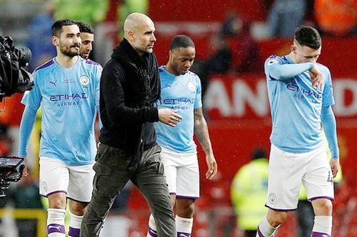 Manchester City trả giá vì 'vung tay quá trán'?