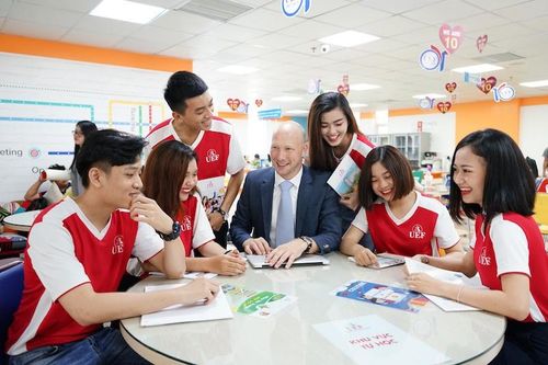 Hai trường đại học đầu tiên cho sinh viên nghỉ tới ngày 5/3