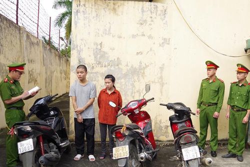 Bắt đôi nam nữ chơi 'game' trộm xe máy