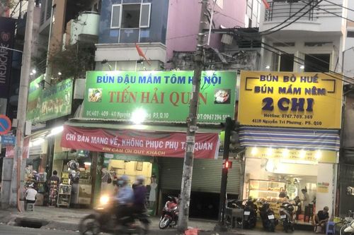 Quán ăn, tiệm trà sữa tung đủ 'chiêu' né lệnh đóng cửa