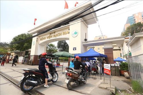 Hạn chế chuyển tuyến người bệnh lên Bệnh viện Bạch Mai