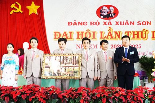 Vạn Ninh: Tập trung tổ chức tốt đại hội đảng cấp cơ sở