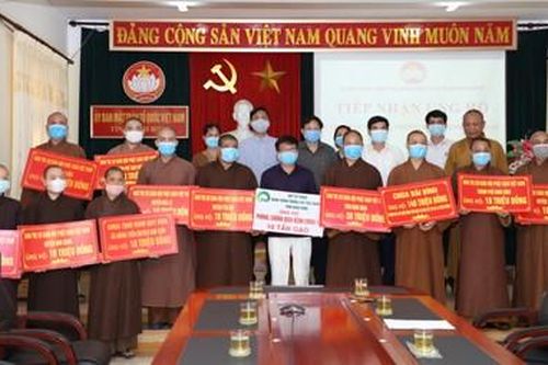 Ủy ban MTTQ Việt Nam tỉnh tiếp nhận ủng hộ công tác phòng, chống dịch bệnh Covid-19