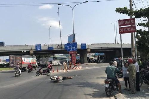 Chú giao xe container cho cháu chưa bằng lái, cán chết người