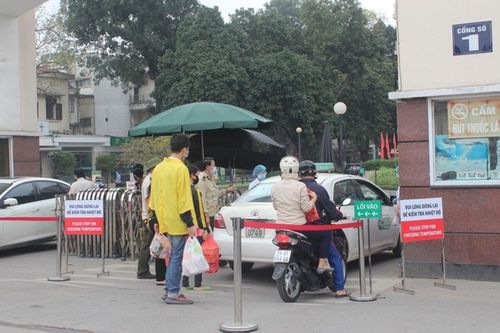 Bộ Y tế yêu cầu Bệnh viện Bạch Mai lập danh sách người tới khám từ ngày 10/3