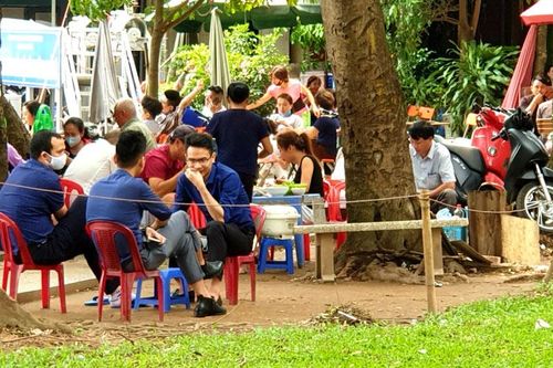 Ghi nhận ngày đầu thực hiện tạm ngừng hoạt động hàng quán để phòng dịch