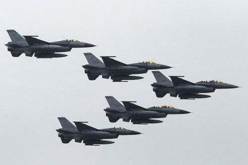 Trung Quốc nóng mặt khi phi đội 'chim cắt' F-16 Đài Loan bất ngờ tập trận