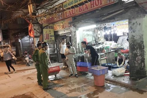 Chia sẻ, vận động các cơ sở kinh doanh chấp hành nghiêm yêu cầu tạm ngừng hoạt động