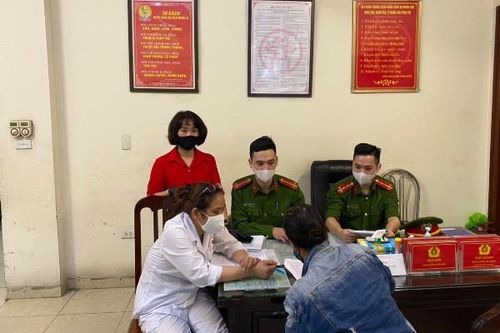 Phạt 200 nghìn đồng với người dân ra đường không đeo khẩu trang phòng dịch Covid-19