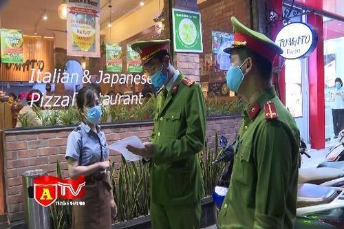 Hà Nội: Hàng, quán chấp hành nghiêm túc quy định tạm thời đóng cửa để phòng chống dịch Covid-19