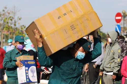 'Nếu không giúp ích, đừng gây thêm phiền phức tại khu cách ly'