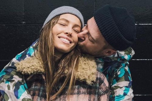 Justin Timberlake nghỉ dưỡng bên vợ con sau bê bối
