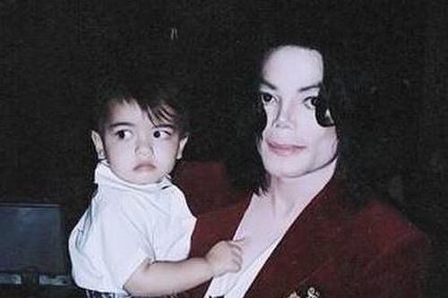 Con trai Michael Jackson ở ẩn sau khi bố mất