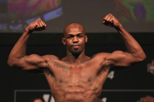Ngôi sao UFC bị cảnh sát bắt
