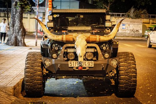 Jeep Wrangler độ phong cách Cowboy Mỹ của đại gia TP.HCM