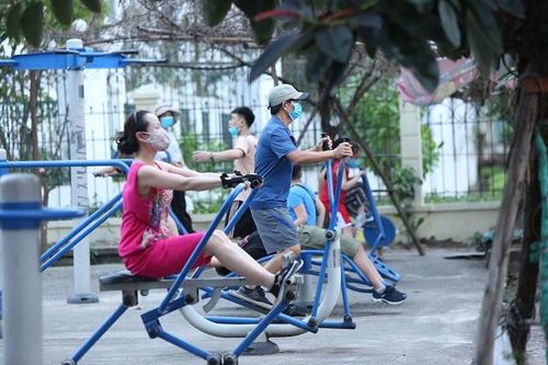 Hà Nội khuyến cáo người dân tập luyện ở nhà