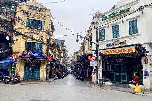 Hàng quán đóng cửa, Hà Nội vắng hơn Tết