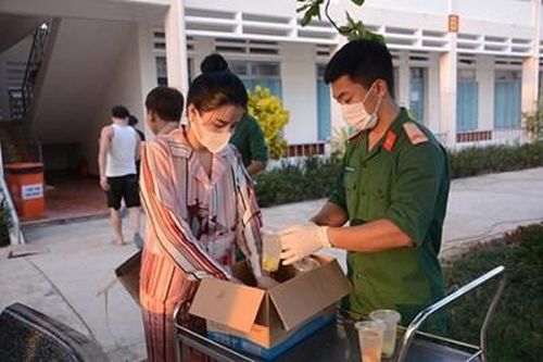 Tại sao có người nhiễm Covid-19 thì bị bệnh, có người không bị bệnh?