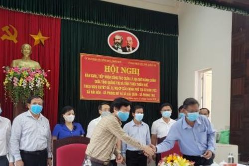Quảng Trị bàn giao cho tỉnh Thừa Thiên Huế gần 500 nhân khẩu và nhận về hơn 1.000 nhân khẩu