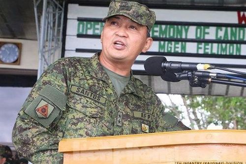 Tư lệnh quân đội Philippines mắc COVID-19, Bộ trưởng Quốc phòng phải cách ly