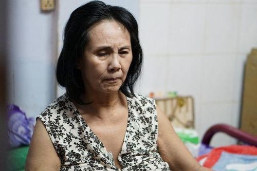Bệnh tật đeo bám, nghệ sĩ Hoàng Lan chật vật kiếm tiền nuôi thân